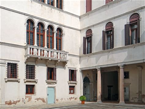 La Cour Intérieure Du Palazzo Grimani Venise La Cour Int Flickr