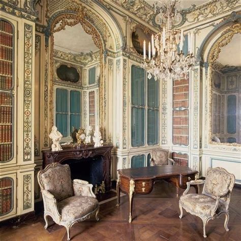 Les Liaisons De Marie Antoinette The Library Of The Dauphin