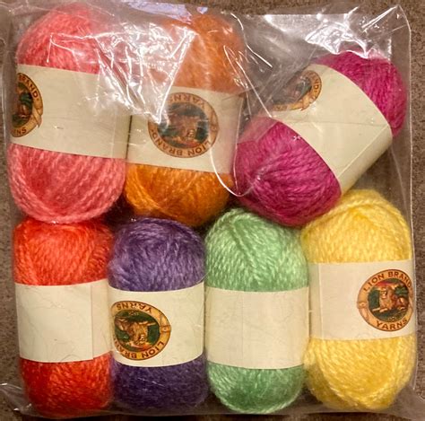 Bonbons Lion Brand Crayons 680 Yarns Knit Crochet Craft Friendship