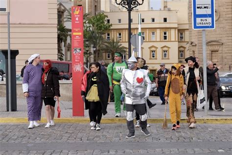 Fotos El Carnaval M S Canalla Ya Asalta Las Calles De C Diz