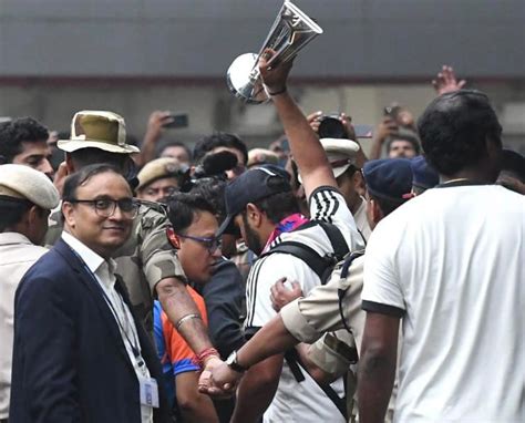 Viral Video Rohit Sharma Flaunts T World Cup Trophy Upon Arrival In