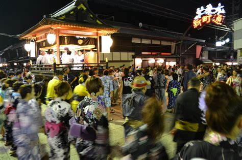 徹夜で踊り明かす！岐阜・郡上八幡「郡上踊り」に参加してみよう Icotto（イコット）