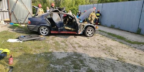 Pożar BMW na Kruszyńskiej we Włocławku zdjęcia Włocławek Nasze Miasto