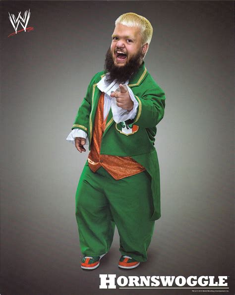 이것은 Hornswoggle 일명 Mcmenamins이고 Hornswoggle은 Mr Kennedy 일명 Wk와 싸웁니다