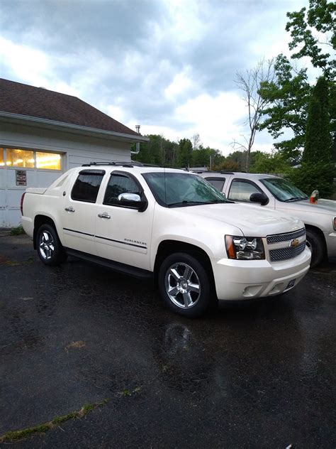 2013 White Pearl LTZ | Chevy Avalanche Fan Club of North America