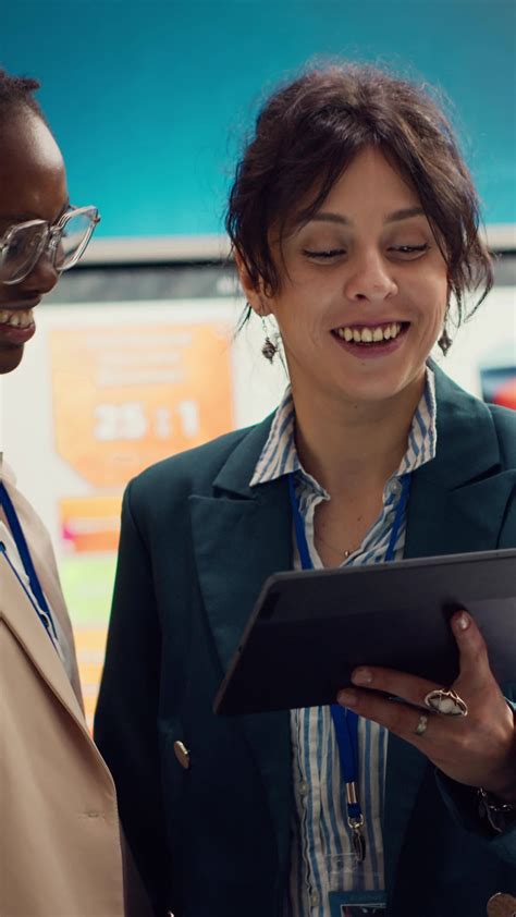 Workers debate the latest updates to the mobile myschedulekp 30