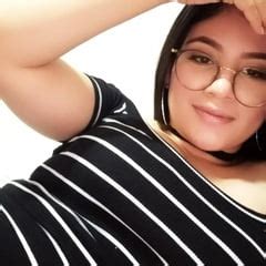 Big Booty Babe Flaunting Her Goods In Nature Pics XHamster