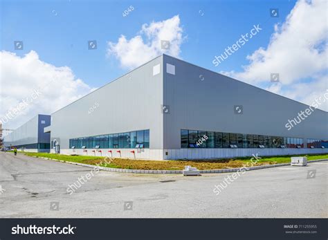 Modern Factory Building Stock Photo 711255955 | Shutterstock