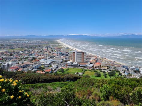 Muizenberg Beach | Tips, FAQs and things to do - Wander Cape Town