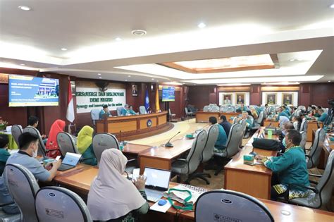 Lp M Gelar Rapat Tinjauan Manajemen Universitas Lampung