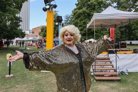 Stadtgefl Ster Schillernde Show Im Stadthallenpark