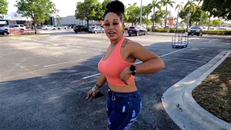 Hot Sexy Yoki Sturrup Bikini Pics