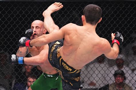 Islam Makhachev Scores Devastating Head Kick Knockout To Finish