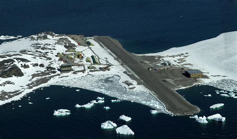 Antarctic Research Station Photograph by British Antarctic Survey ...