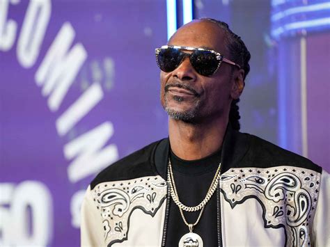 Snoop Dogg embraces AI in new music video — and, yes, it's kinda weird