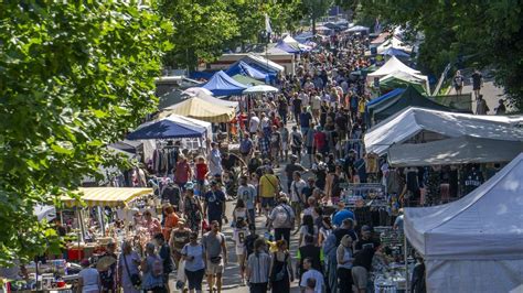 Kilometerlange Schn Ppchenjagd Das Ist Der L Ngste Flohmarkt Deutschlands