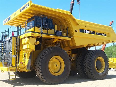 Самосвал Komatsu 730e 8 купить по выгодной цене фото характеристики