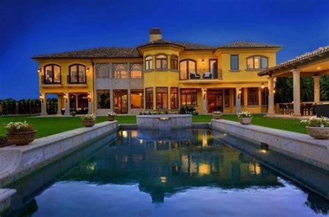 Kim Kardashian's House (22 pics)