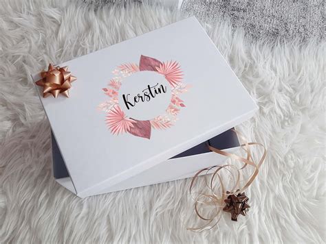 Geschenkbox Mit Rosen Look Name Und Titel Wunschname Widmung Au En