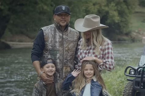 Jason Aldeans Son Memphis Stars In Let Your Boys Be Country Vid