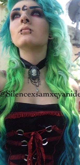 Scene Girl With Green Hair Ig Silencexsamxcyanide Green Hair Girl Scene Girls Alternative