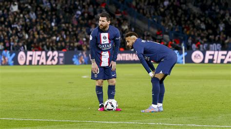 PSG Gewinnt Gegen Angers Eiszeit Zwischen Lionel Messi Und Fans Dauert