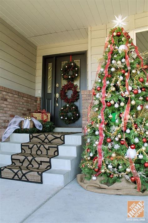 22 Best Outdoor Christmas Tree Decorations and Designs for 2017