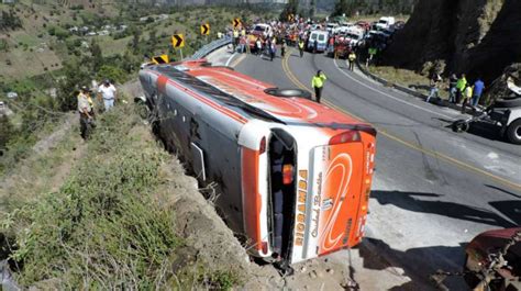 La Prensa de RJL Más accidentes de buses en Ecuador