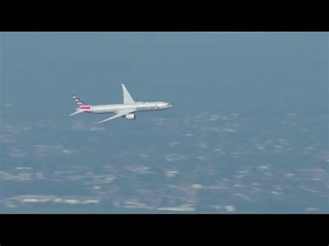 Raw American Airlines Boeing 777 300er Flies Over Sydney Harbour Video Dailymotion