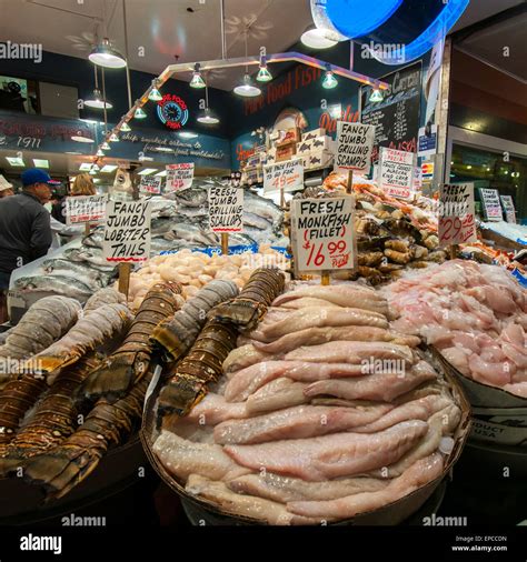 Seattle fish market hi-res stock photography and images - Alamy