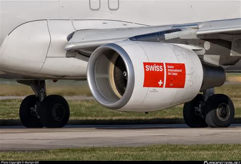 HB JLQ Swiss Airbus A320 214 Photo By Martyn Gill ID 260323