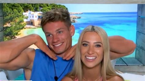 Callum Hole Ve Madeline Wilcox Hala Birlikte Mi Love Island Avustralya