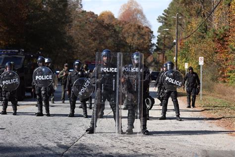 Eeuu Al Menos Seis Policías Heridos Durante Una Manifestación De