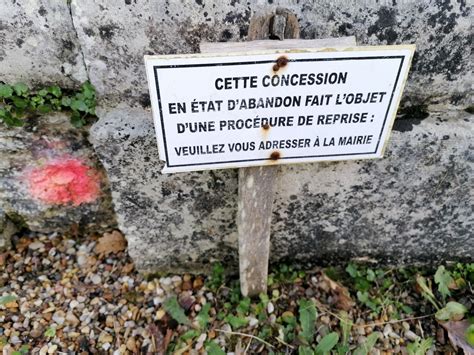 Dordogne Reprise de concessions au cimetière communal de Villetoureix