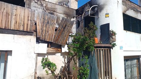 Un Voraz Incendio Destruye Una Casa En El Barrio De Cala Major