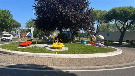 Riccione Completato Il Restyling Della Rotatoria Delle Farfalle