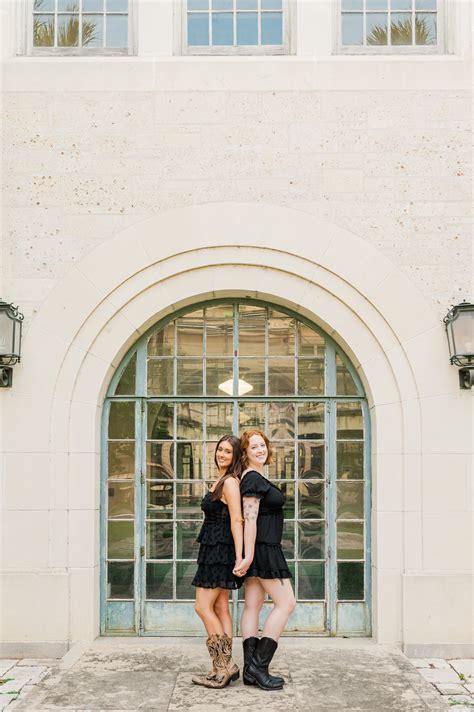 UT Austin Graduation Session | Madelyn - momentosbyliz.com