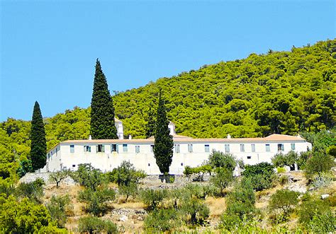 Poros I Grekland Stränder Byar Sevärdheter Utflykter Hotell Färjor