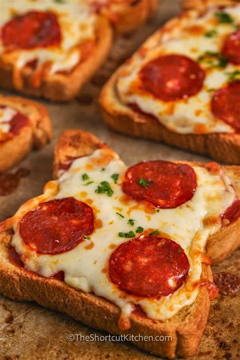 Texas Toast Pizza (Ready In Under 30 Min!) - The Shortcut Kitchen