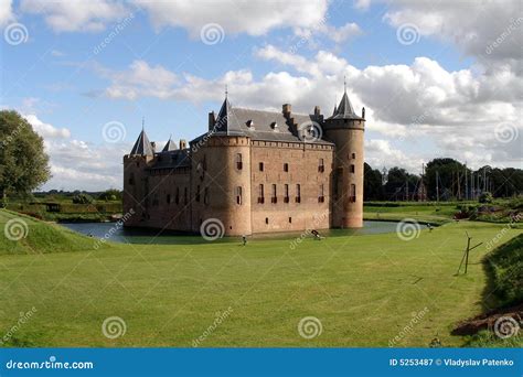 Old Dutch Castle Stock Image Image Of Green Nice Historical 5253487