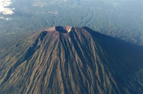 Legenda Gunung Agung Potongan Gunung Mahameru Yang Jatuh Di Tanah Bali