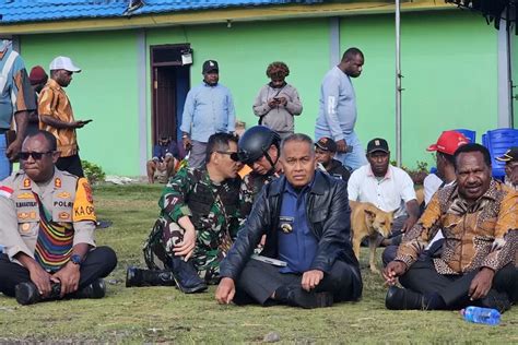 Membangun Damai Pj Gubernur Papua Pegunungan Velix Wanggai Menemui