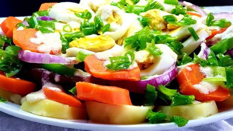 Ensalada De Ruedas Ensalada Cocida De Papas Huevos Zanahoria Y