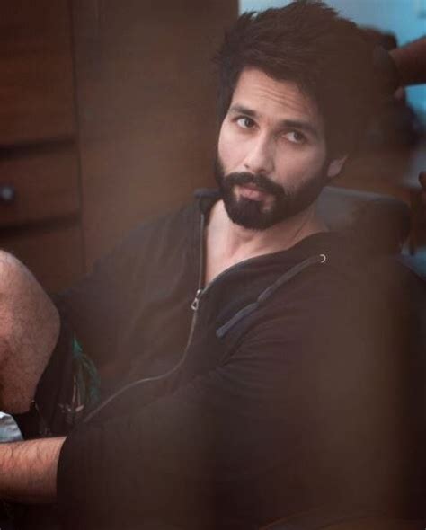 Kabir Singh First Poster Shahid Kapoor Announces The Title Of