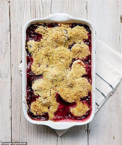 Mary berry classic plum crumble – Artofit