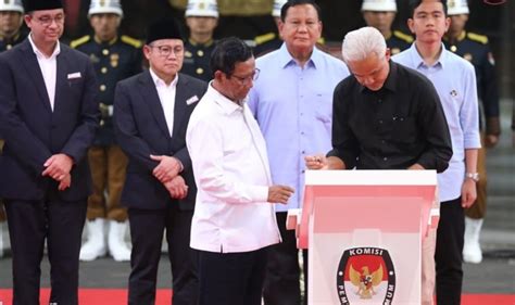 Tiga Paslon Capres Cawapres Bersama 18 Parpol Teken Naskah Deklarasi