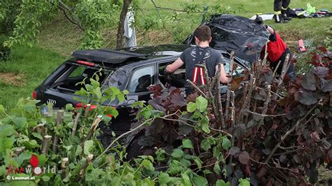 Oö Schwerer Kreuzungsunfall in Rüstorf ein Pkw überschlägt sich in