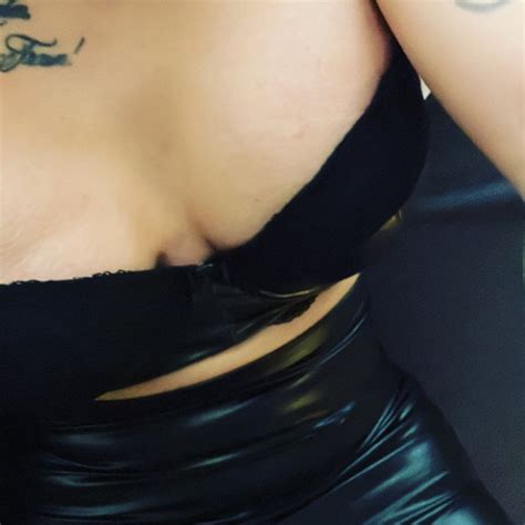 Threesome Bareback Fuck With Shemale Amal Rosella And A Fan Double Penetration For An Shemale