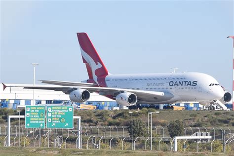 Vh Oqj Qantas Airlines A Made An Emergency Landing Flickr