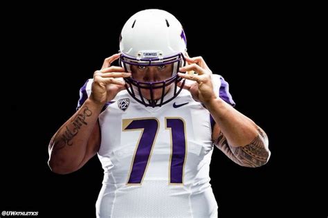 A look at the new Washington Huskies football uniforms from Nike. Photo ...